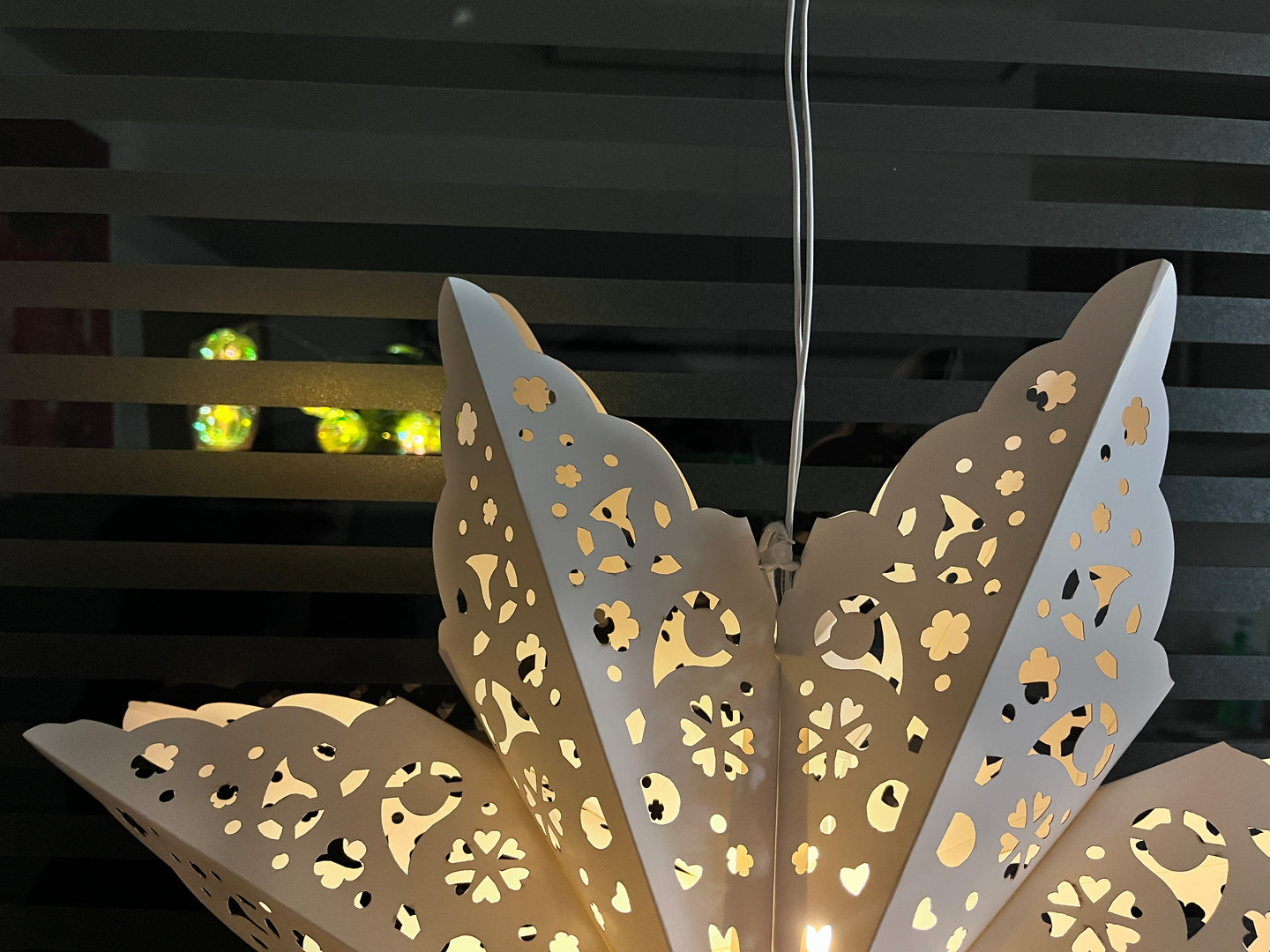 Paperitähti Cello Pitsi 60 cm valkoinen