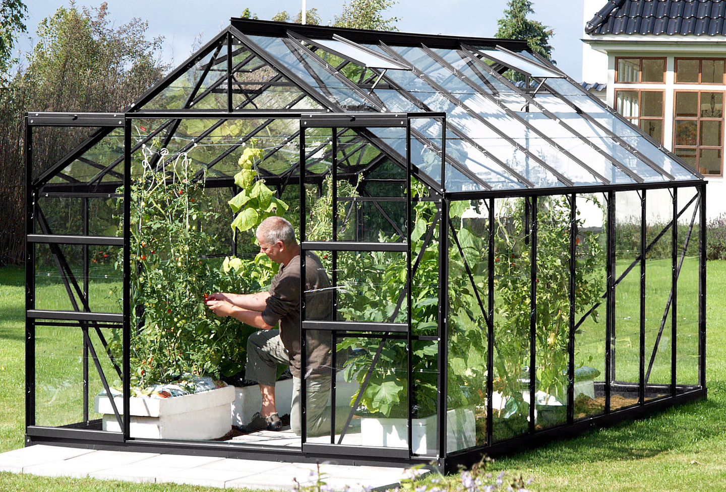 Kasvihuone Vitavia Uranus 11500 lasi mustalla alumiinirungolla