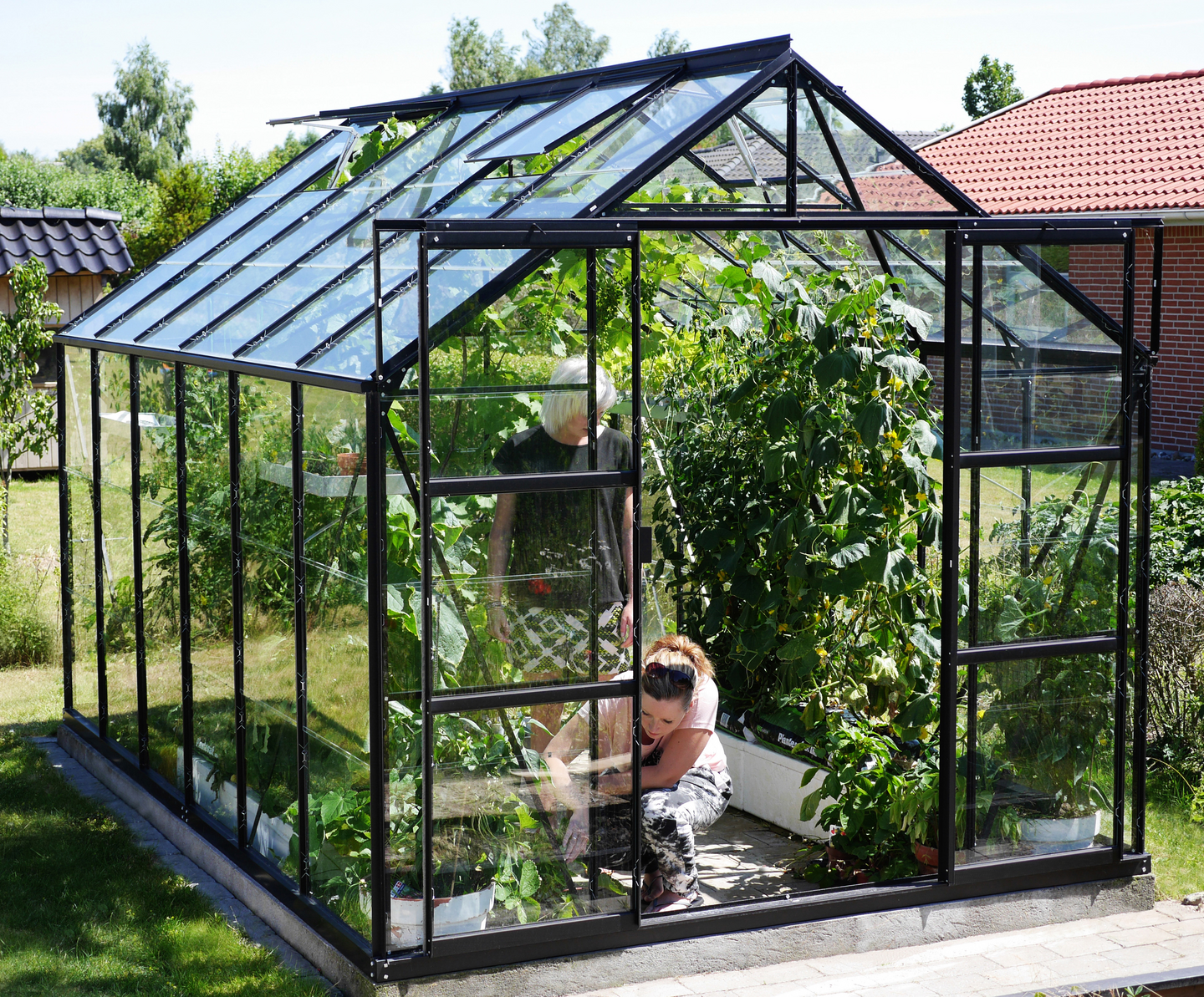 Kasvihuone Vitavia Uranus 9900 karkaistu lasi, musta aluunirunko, sokkelilla