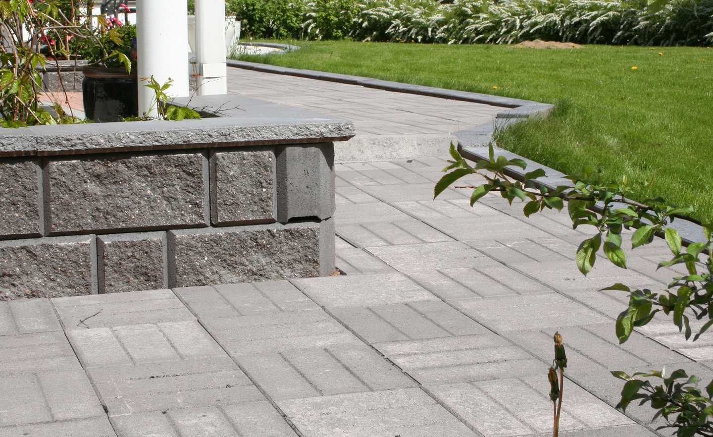 Betonilaatta Lakka BL-305 ura harmaa