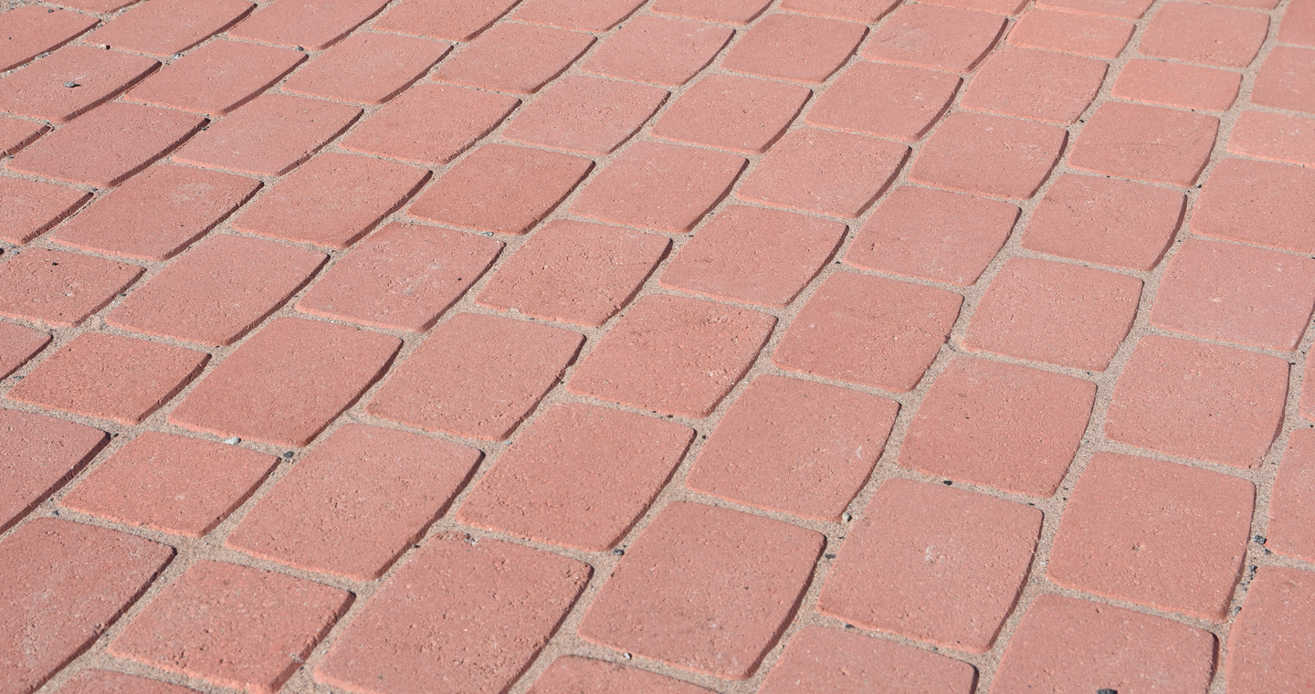 Klassikkokivi Lakka 60 punainen 172x115x60mm 51kpl/m²