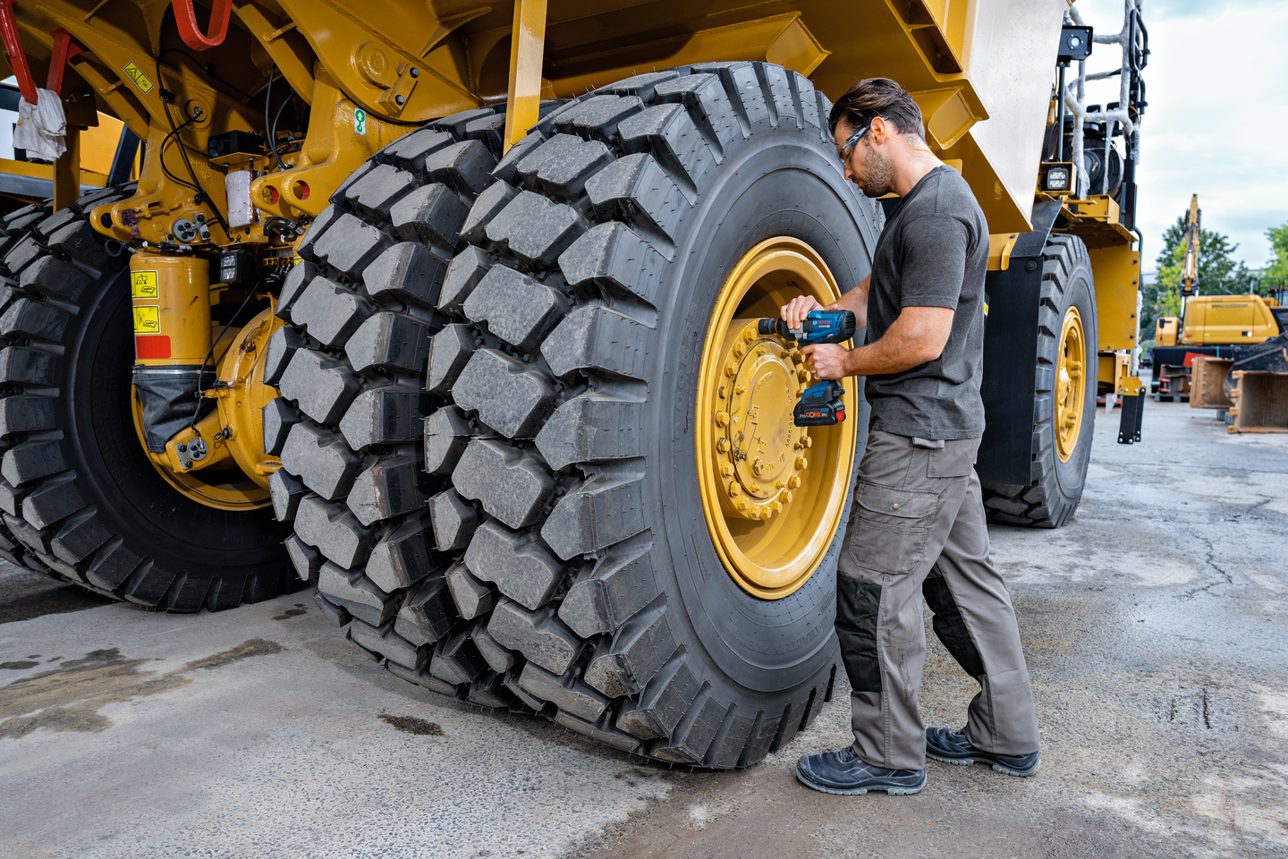 Akkuiskumutterinväännin Bosch GDS 18V-1600 HC Solo