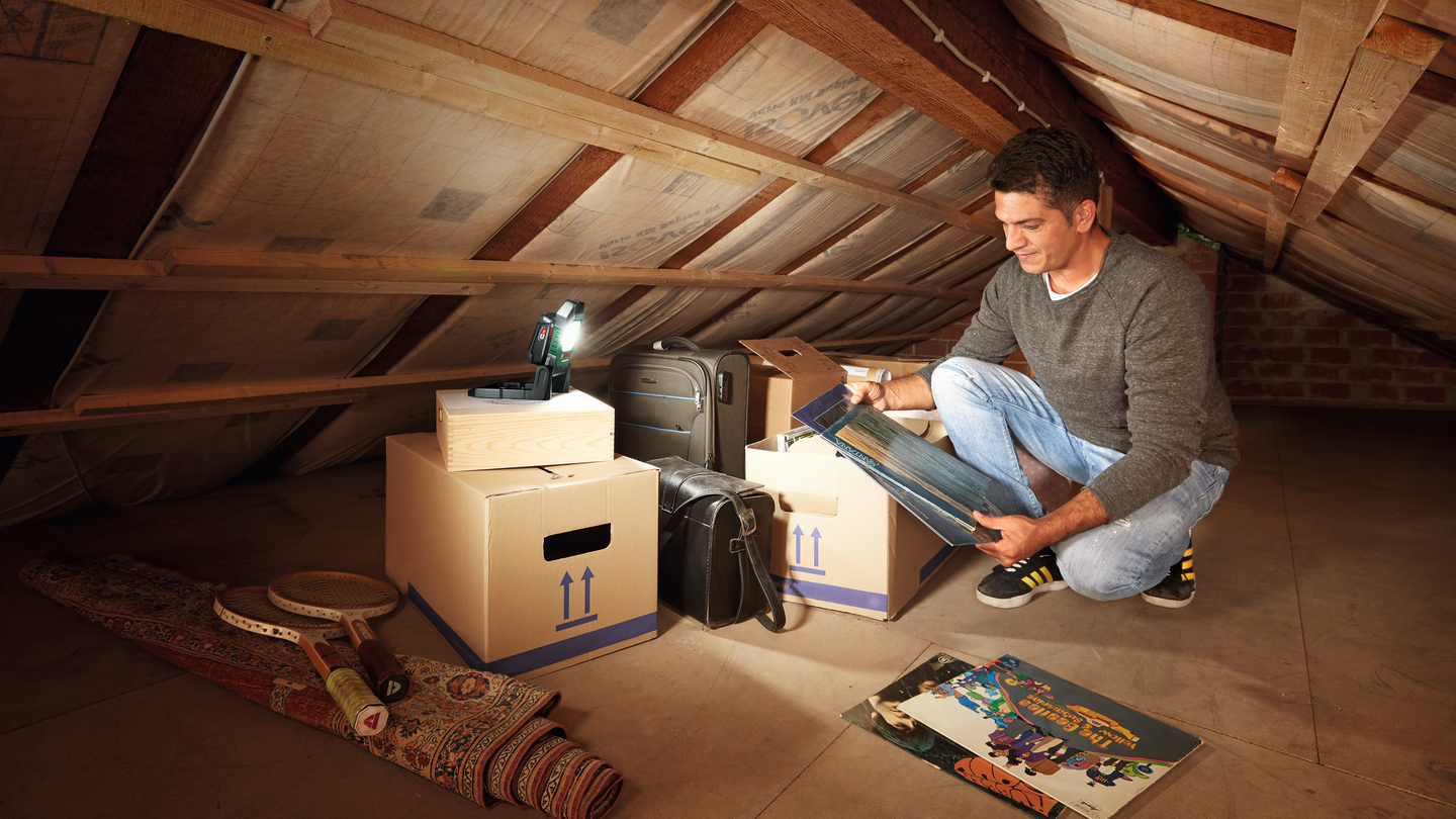 Akkulamppu Bosch UniversalWorkLight 18V-2100 Solo