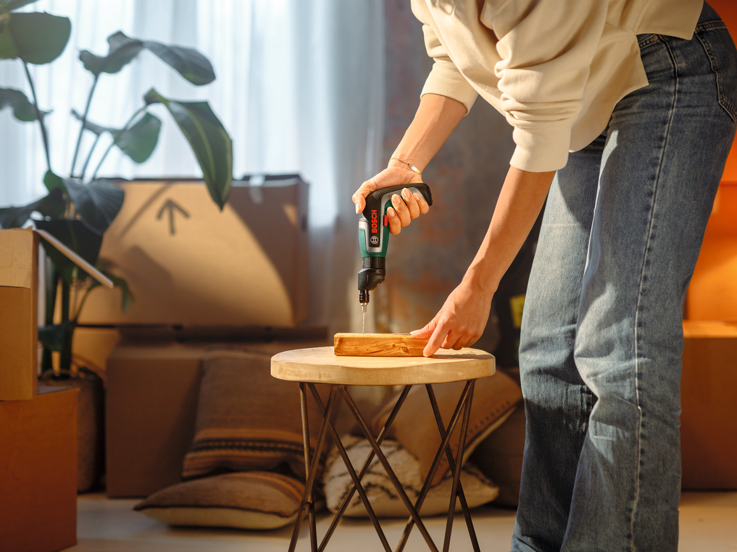 Akkuruuvinväännin Bosch IXO 7 + räikkäsarja