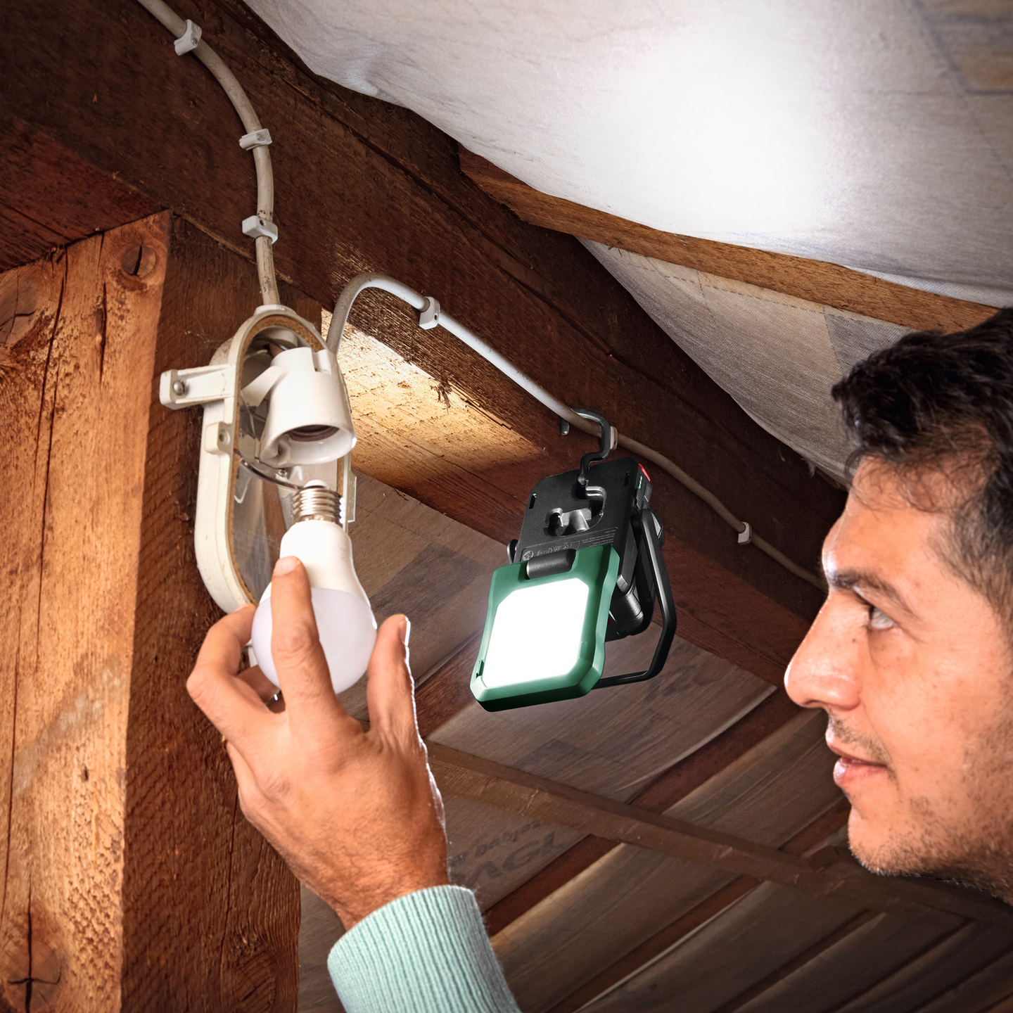 Akkuvalaisin Bosch EasySpotLight 18V-400 Solo