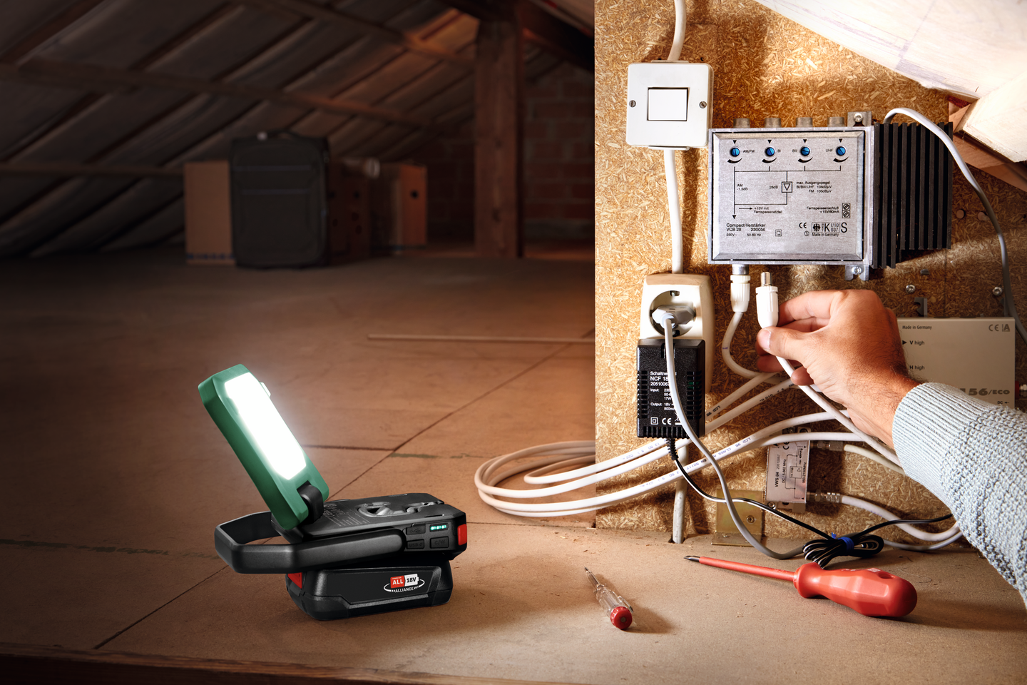 Akkuvalaisin Bosch EasySpotLight 18V-400 Solo