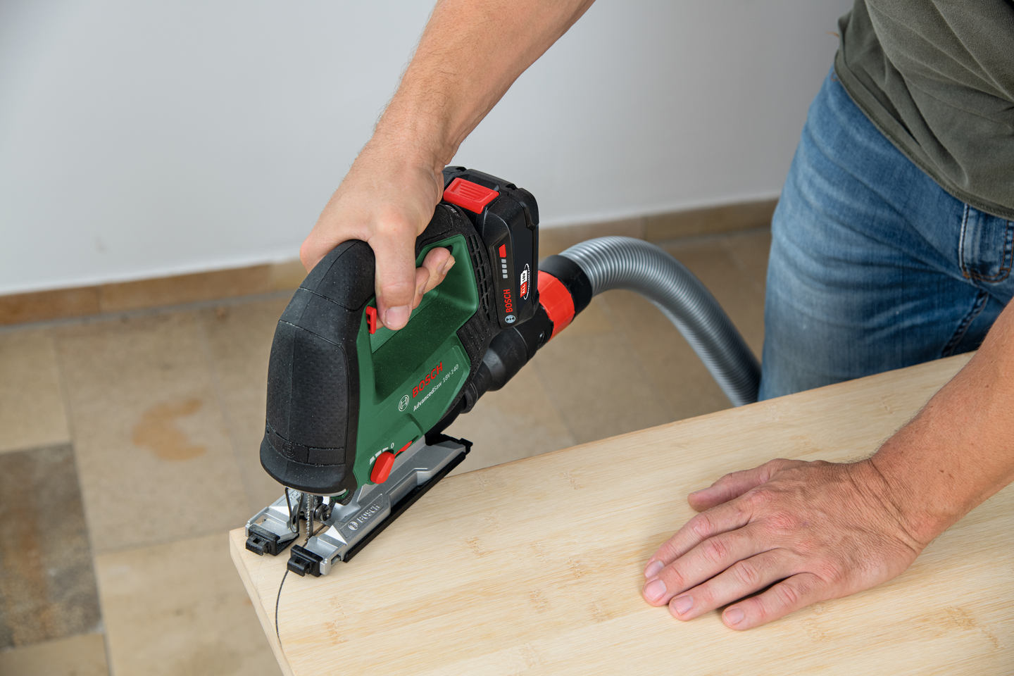 Akkupistosaha Bosch AdvancedSaw 18V-140 Solo + kantolaukku