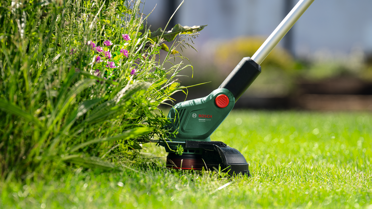Akkuruohotrimmeri Bosch UniversalGrassCut 18V-26-500 Solo + lisäsiima