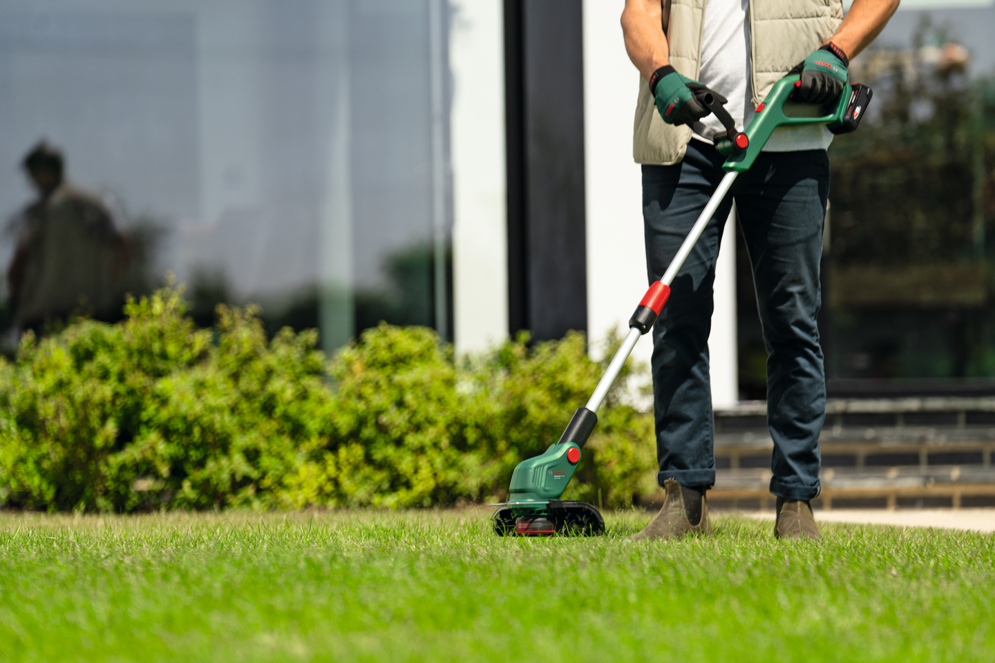 Akkuruohotrimmeri Bosch UniversalGrassCut 18V-26-500 Solo + lisäsiima