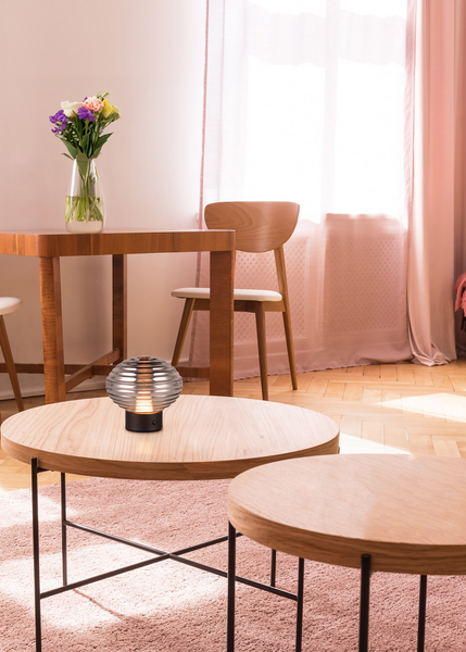 Pöytävalaisin TRIO Earl led 1,5W 100lm mattamusta/savu ladattava