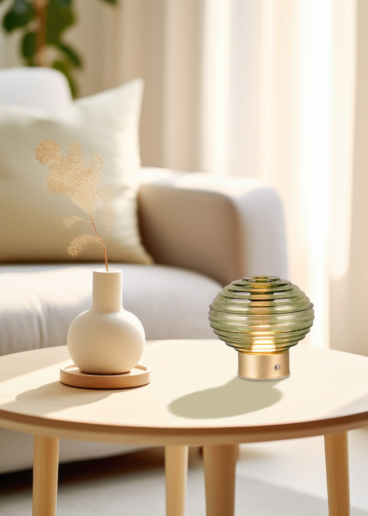 Pöytävalaisin TRIO Earl led 1,5W 100lm mattamessinki/vihreä ladattava