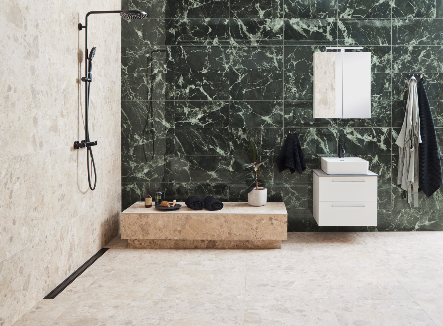 Paneeli Unidrain 1920 musta