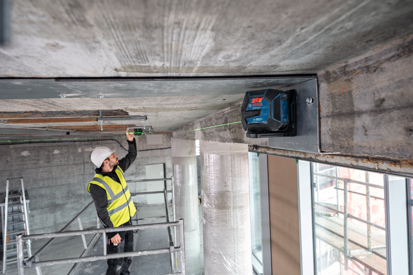 Linjalaser Bosch GLL 20-22 G 4x1,5V AA + tasku