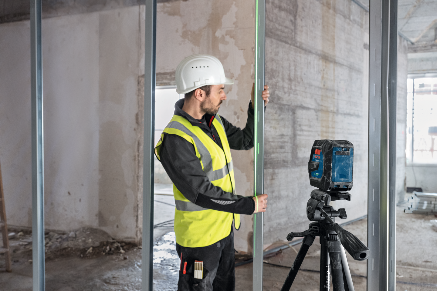 Linjalaser Bosch GLL 20-22 G 4x1,5V AA + tasku