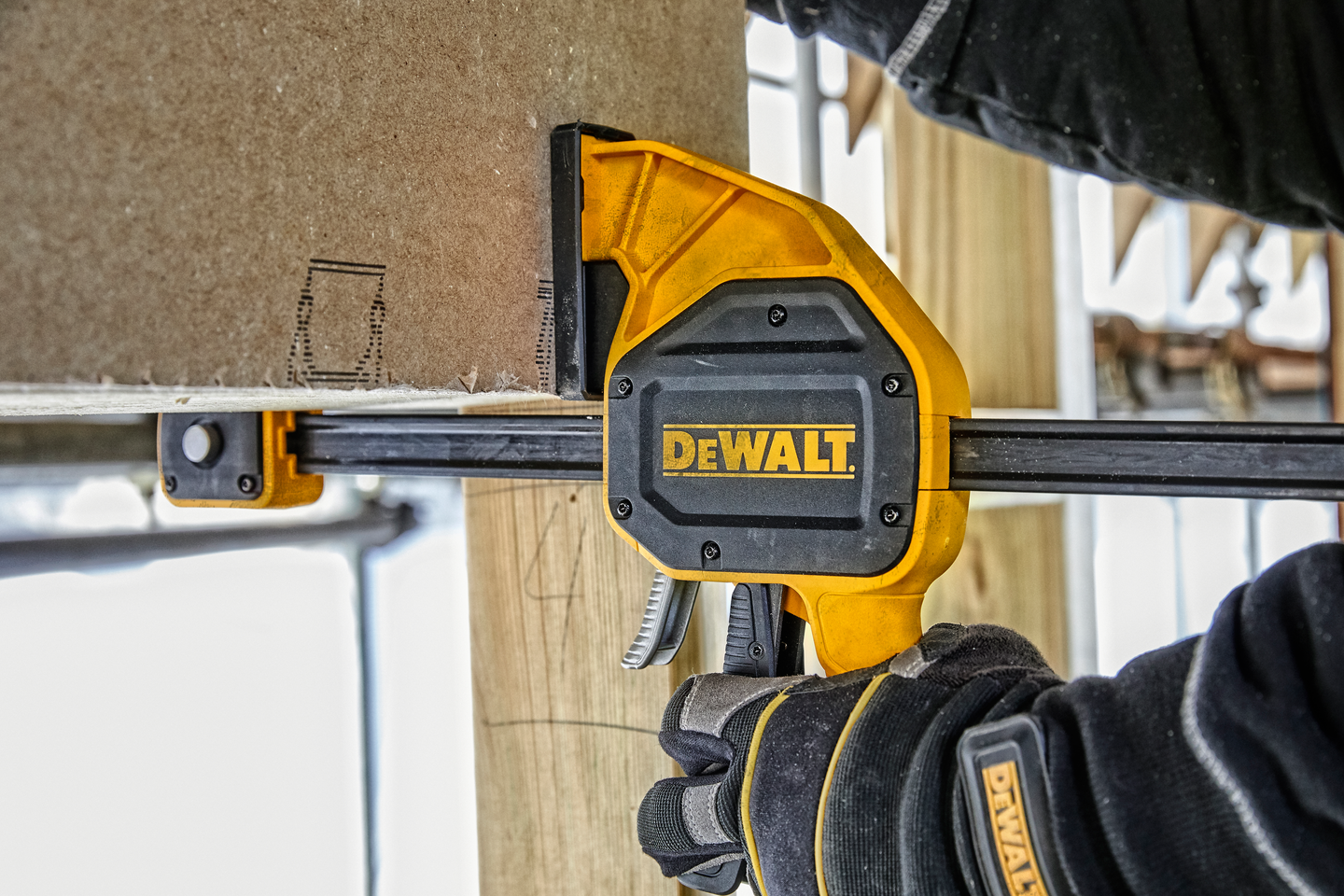 Pikapuristin Dewalt XL 300mm