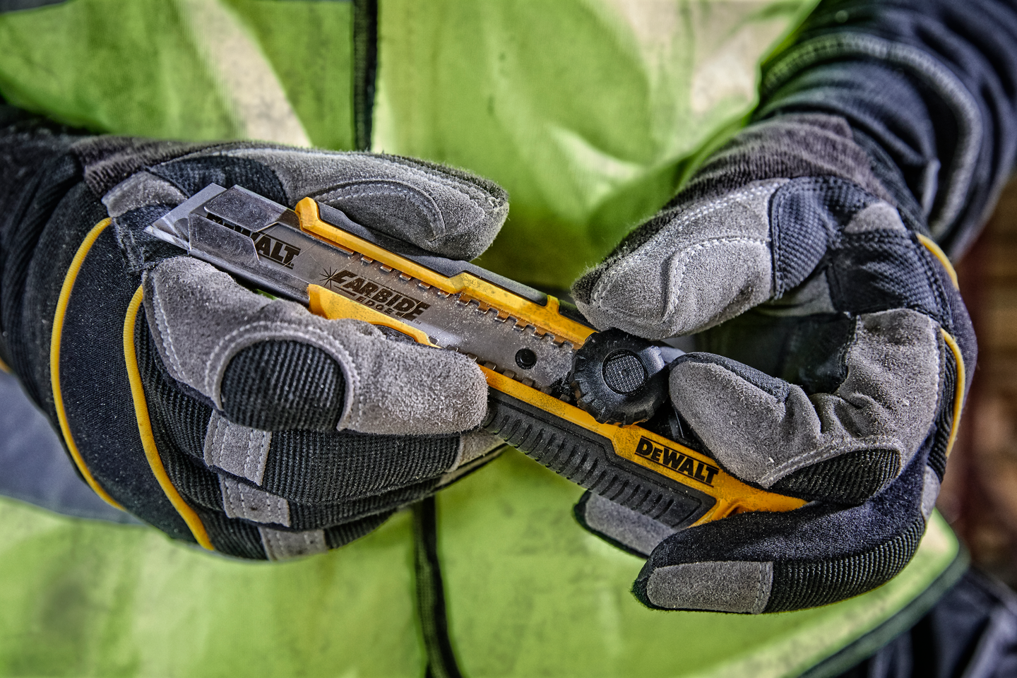 Katkoteräveitsi Dewalt pyöreä terälukko 18mm