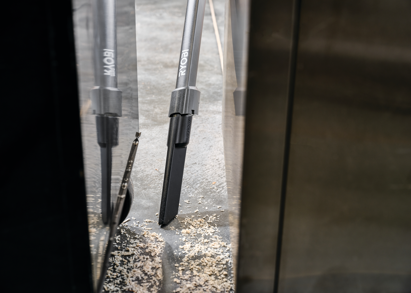 Varsi-imuri Ryobi RSVS18BL-0 18V ONE+ hiiliharjaton moottori ei akkua mukana