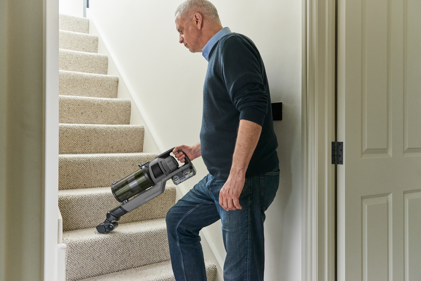 Varsi-imuri Ryobi RSVS18BL-0 18V ONE+ hiiliharjaton moottori ei akkua mukana