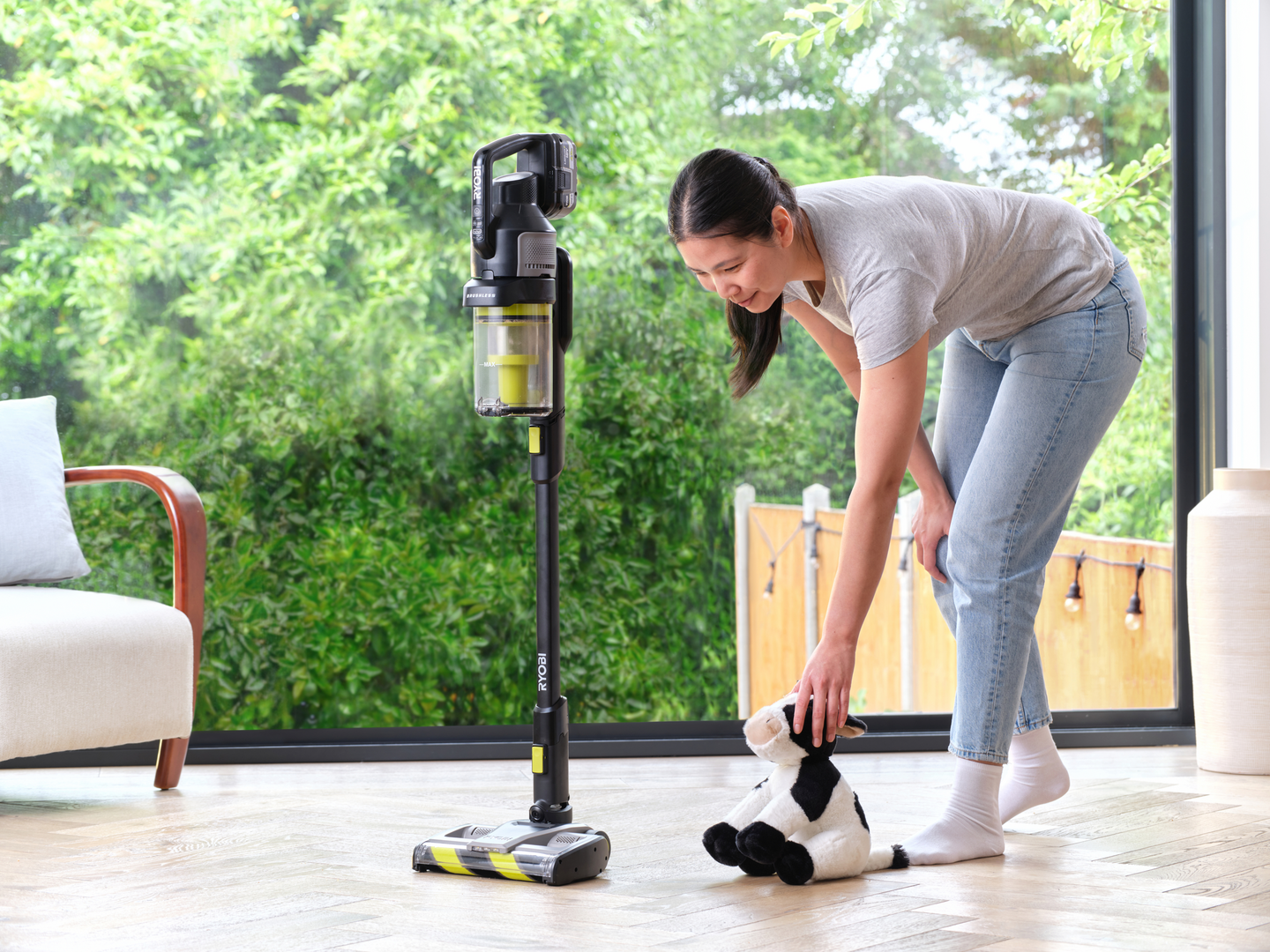 Varsi-imuri Ryobi RASV18BL-0 18V ONE+ hiiliharjaton moottori ei akkua mukana