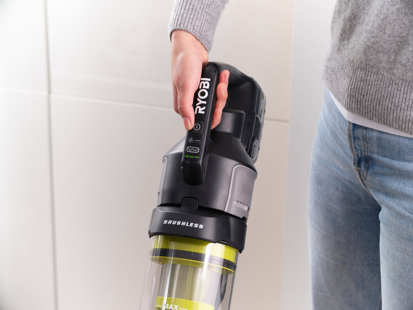 Varsi-imuri Ryobi RASV18BL-0 18V ONE+ hiiliharjaton moottori ei akkua mukana