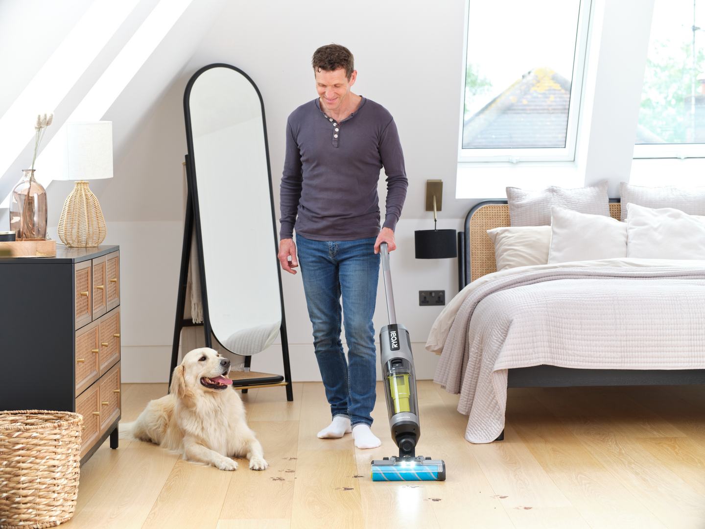 Lattiapesuri Ryobi RHFC18BL-0 18V ONE+ hiiliharjaton moottori ei akkua mukana