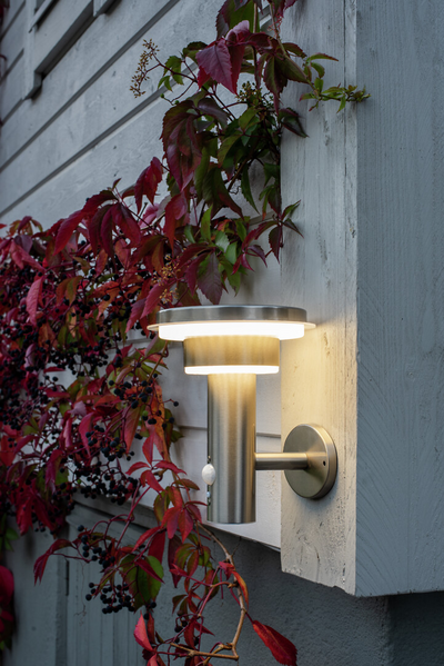 Seinävalaisin Airam Arette Solar ruostumaton teräs