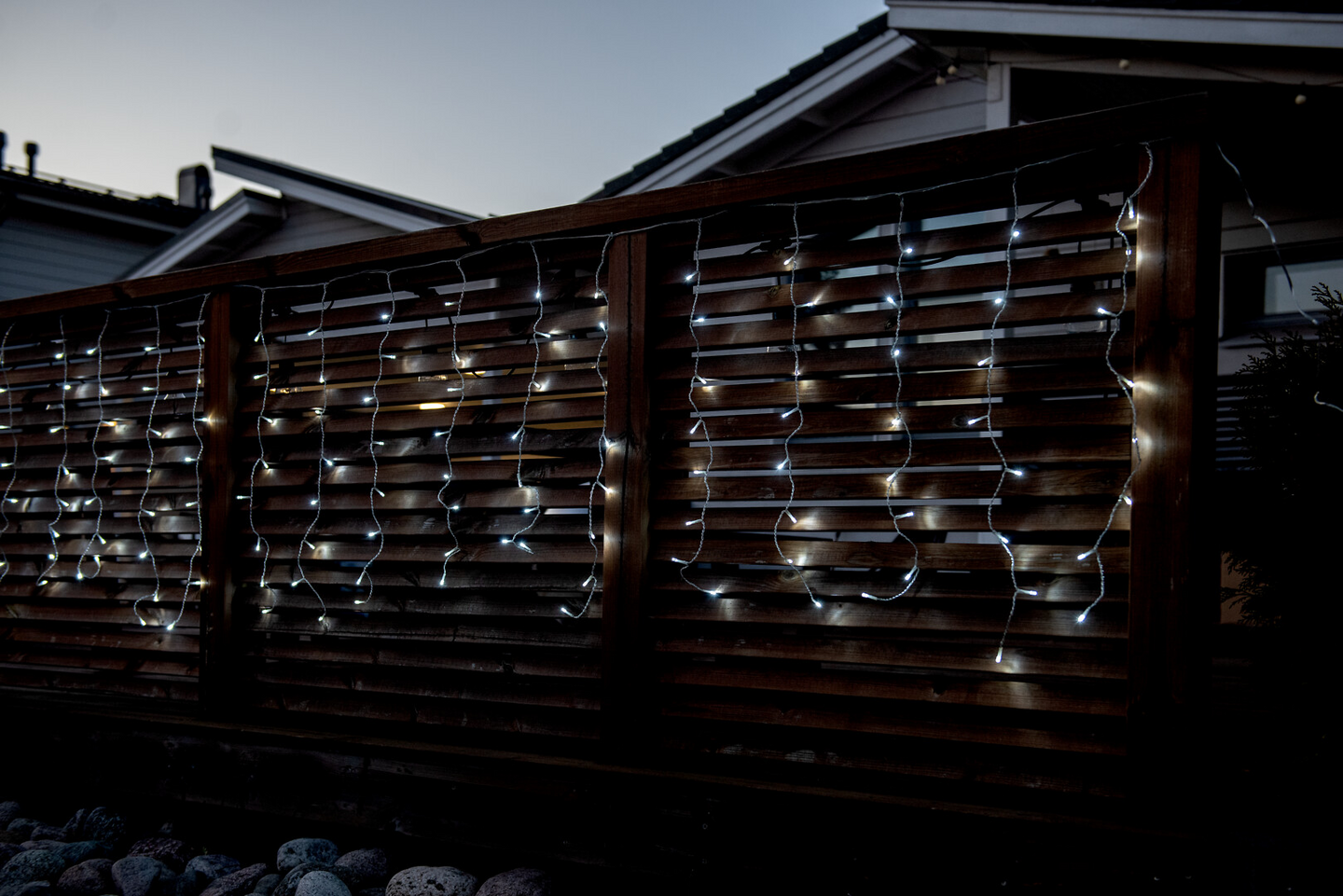 Jääpuikkoverho Airam Kall 128 led