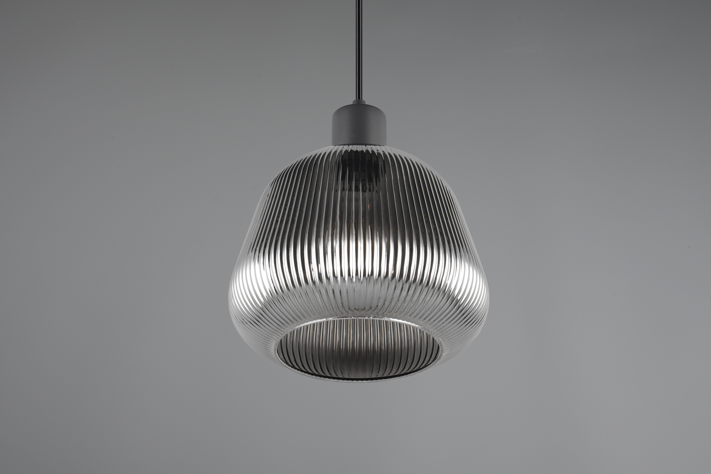 Riippuvalaisin TRIO Tarifa E27 1-osainen mattamusta