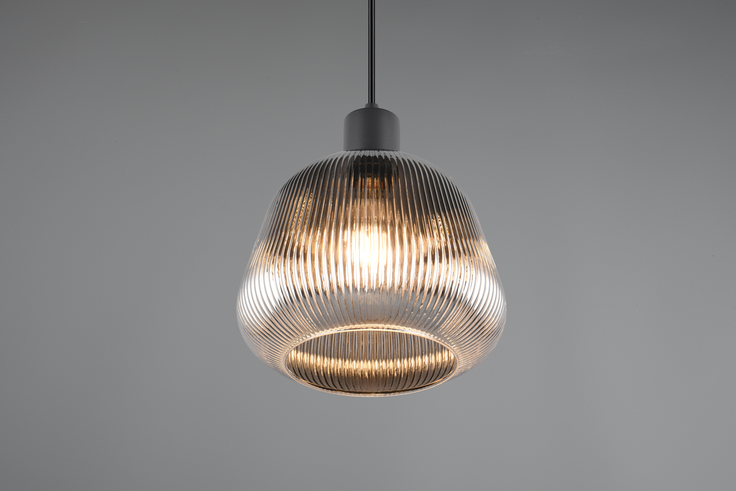 Riippuvalaisin TRIO Tarifa E27 1-osainen mattamusta