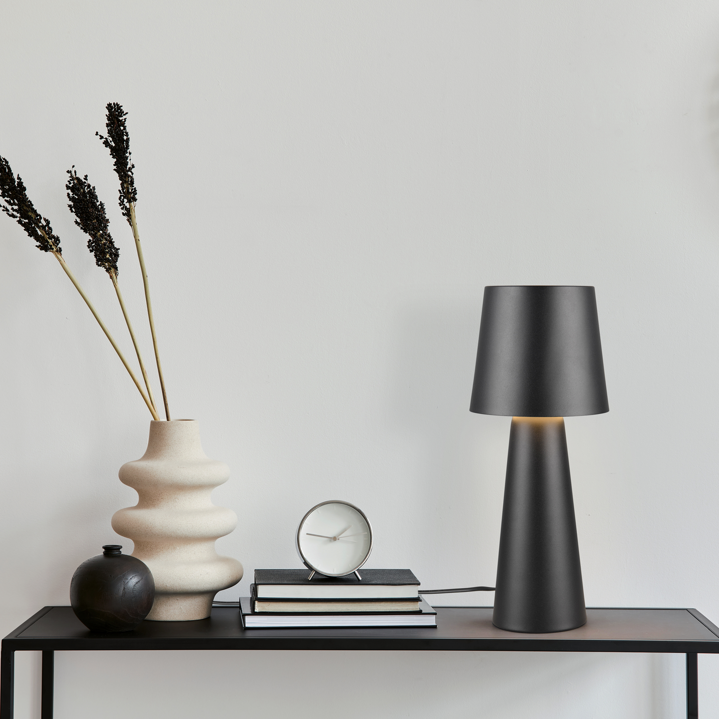 Pöytävalaisin TRIO Nubian E27 mattamusta