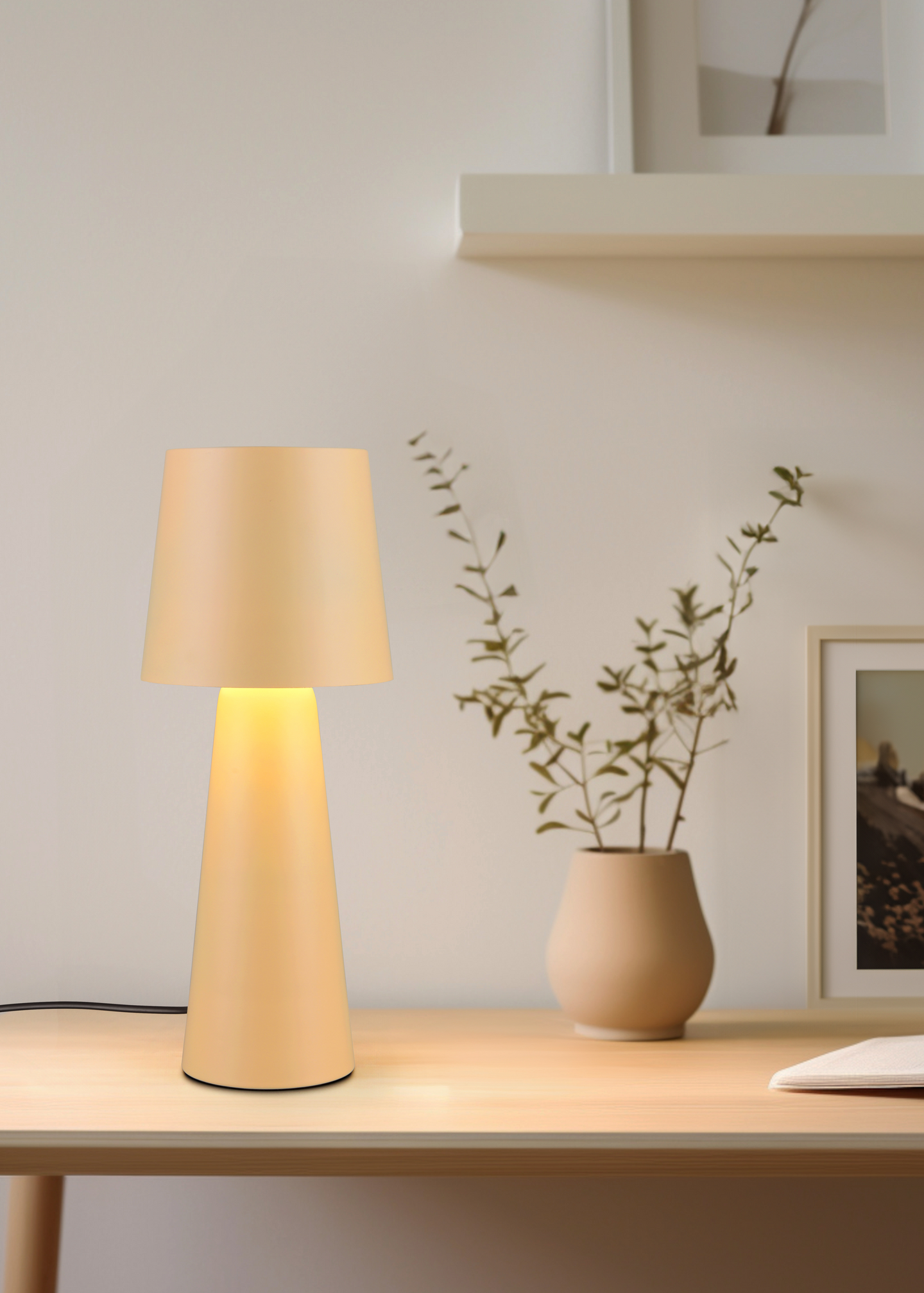 Pöytävalaisin TRIO Nubian E27 kellertävänruskea