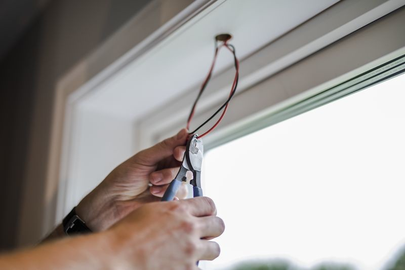 Led-alasvalo Hide-a-lite Core Smart IP44 60lm 45° 1,2W 2700K musta