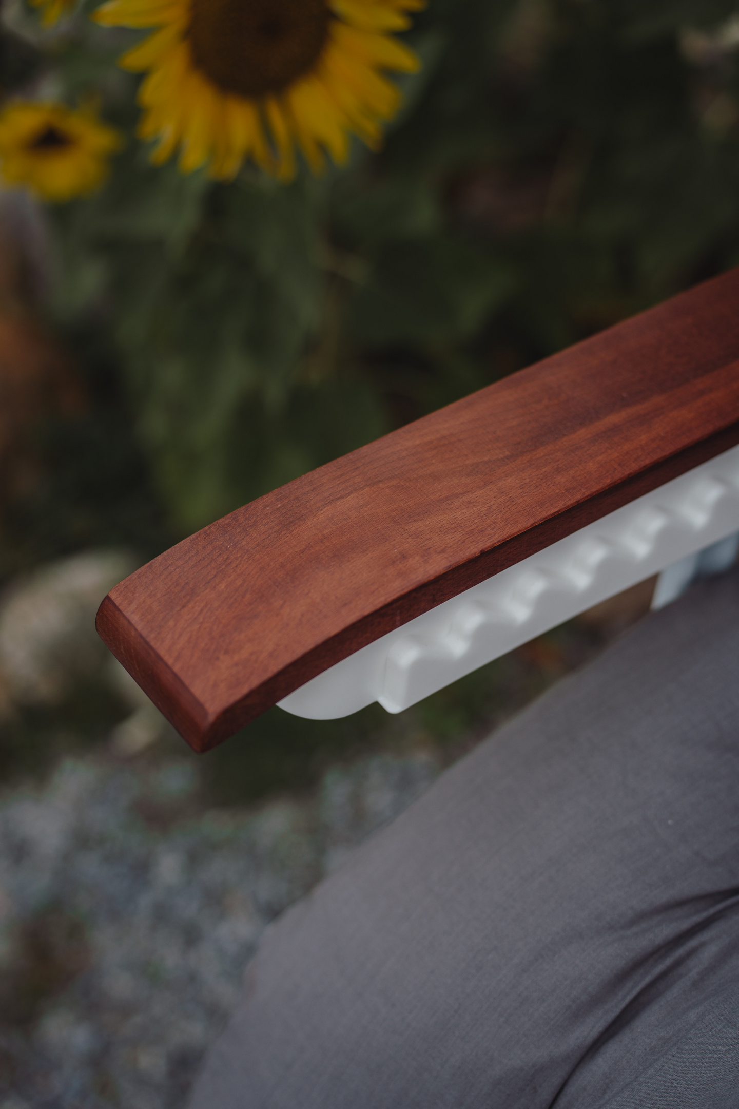 Baden baden -tuoli Varax valkoisella rungolla sis. pehmuste 60B harmaa