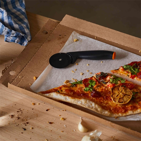 PIZZASKÄRARE FISKARS FUNCTIONAL FORM