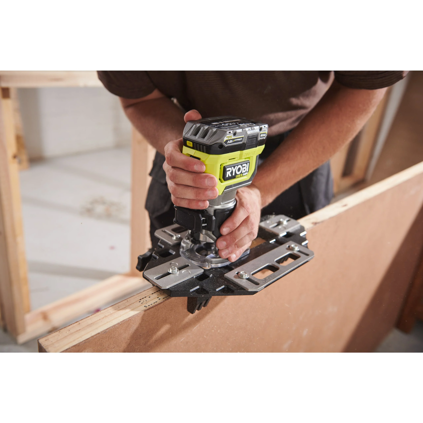 Käsijyrsin RYOBI RTR18C-0 18V ONE+ HP hiiliharjaton moottori ei akkua