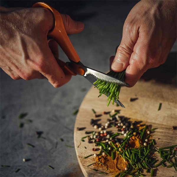 KÖKSSAX FISKARS 18CM ORANGE CLASSIC