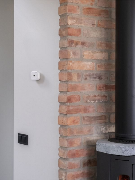 Häkävaroitin Housegard CA108 LCD-näytöllä