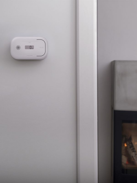 Häkävaroitin Housegard CA108 LCD-näytöllä