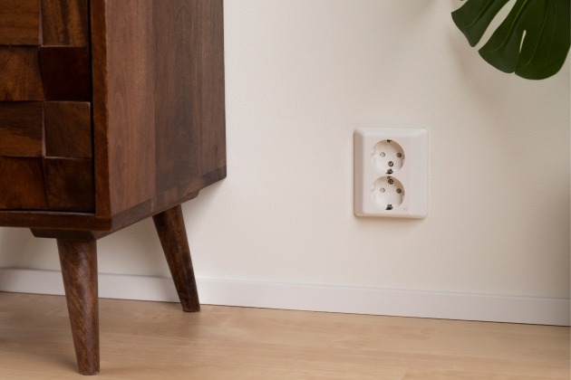 Älypistorasia Futurehome 2x16A Polar Zigbee valkoinen