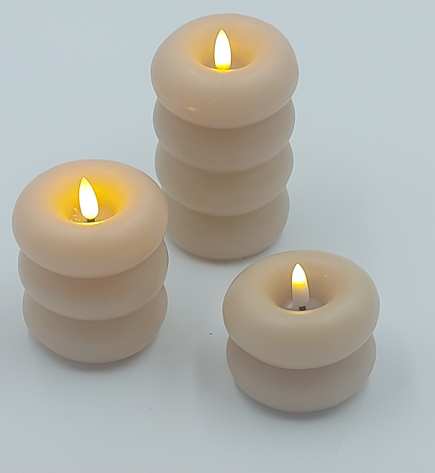 Led-kynttilä Cello donitsi 12,5cm vaaleanbeige