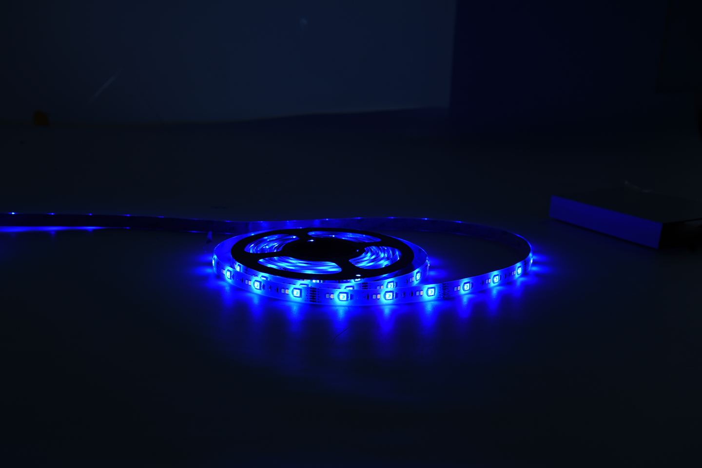 Valonauha Emax Smart Home 6,5W/m RGB+CCT 280lm/m IP20/IP44 Wi-Fi 3m