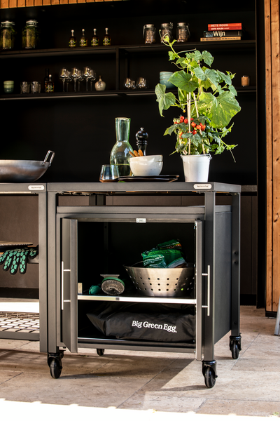 Kehikko kaapistolla Extra Big Green Egg