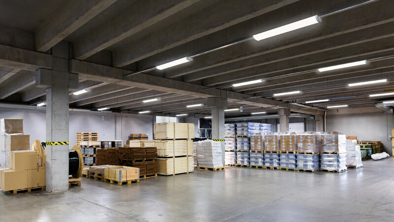 Kattovalaisin Philips Coreline 2200lm CCT on/off 3lj. L602