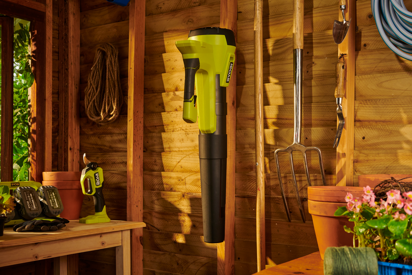 Akkupuhallin Ryobi RY18BLB-140 18V ONE+ 1x4,0Ah