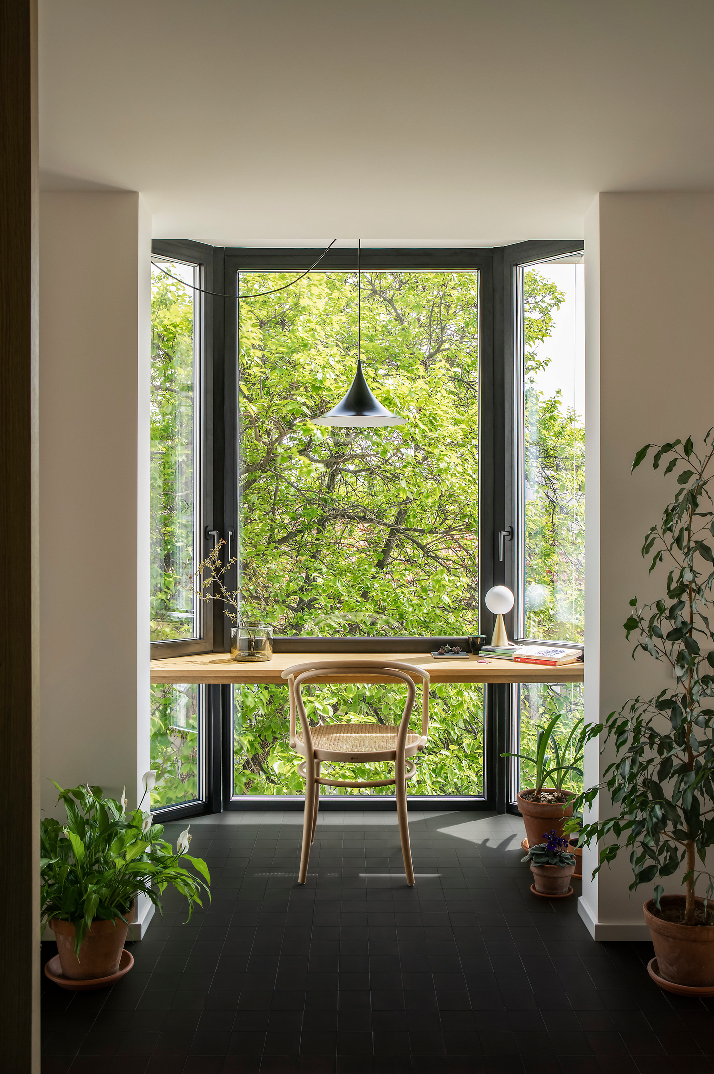 Lattialaatta Confetto 10x10 musta semimatta 0,68m²