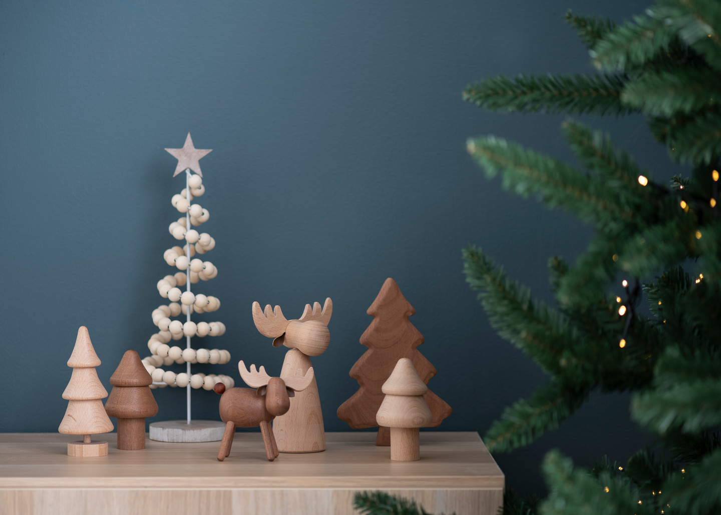 Koriste Winteria puupallo kuusi 34 cm