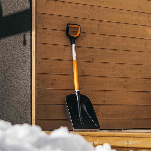 BILSNÖSKYFFEL FISKARS X-SERIES