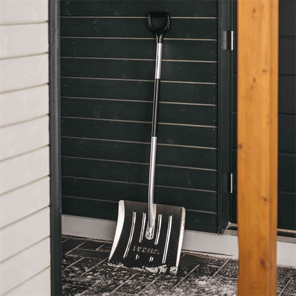 SNÖSKYFFEL FISKARS SNOW LIGHT