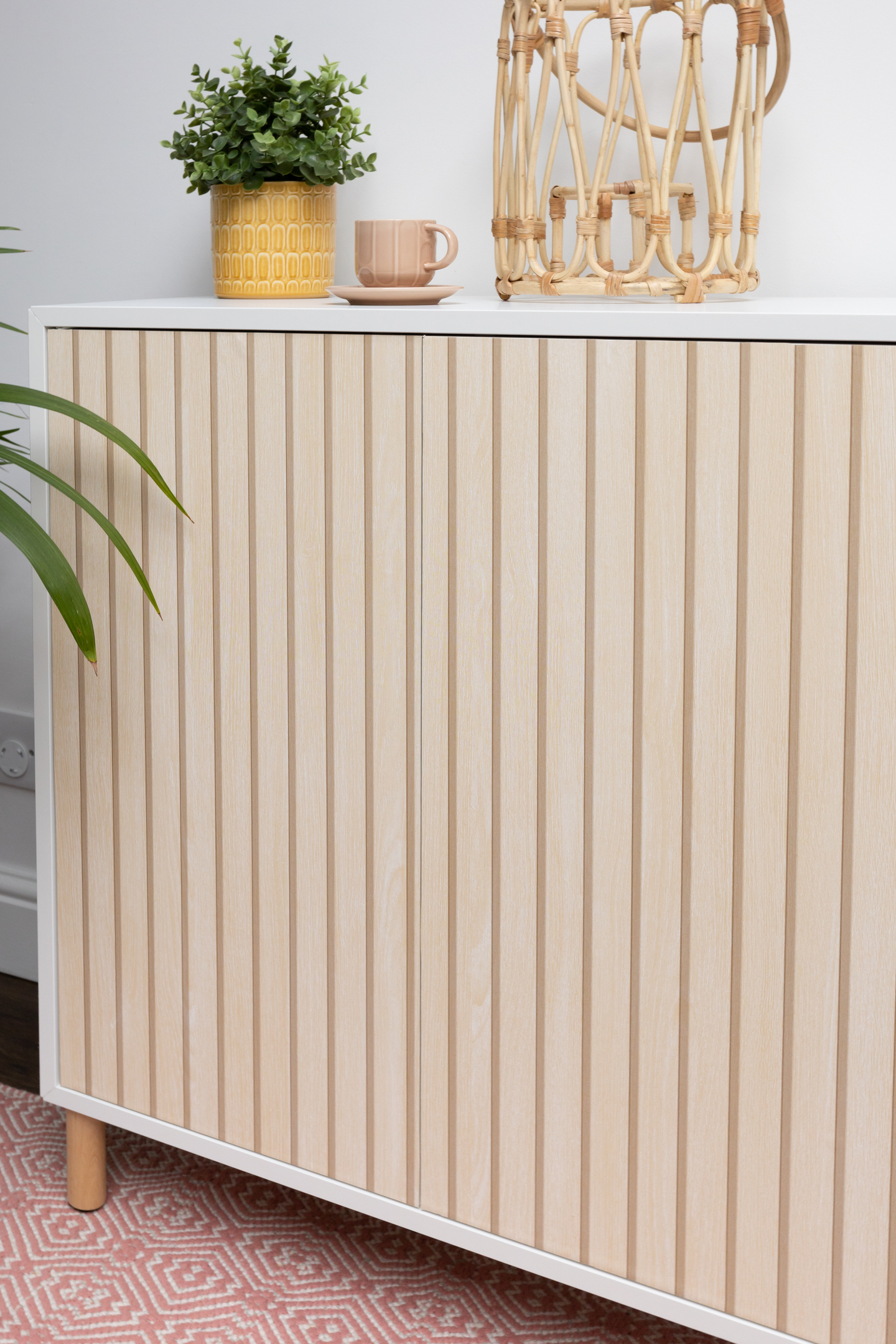 Kontaktimuovi DC-Fix 346-8209 0,675x2m puurima vaalea