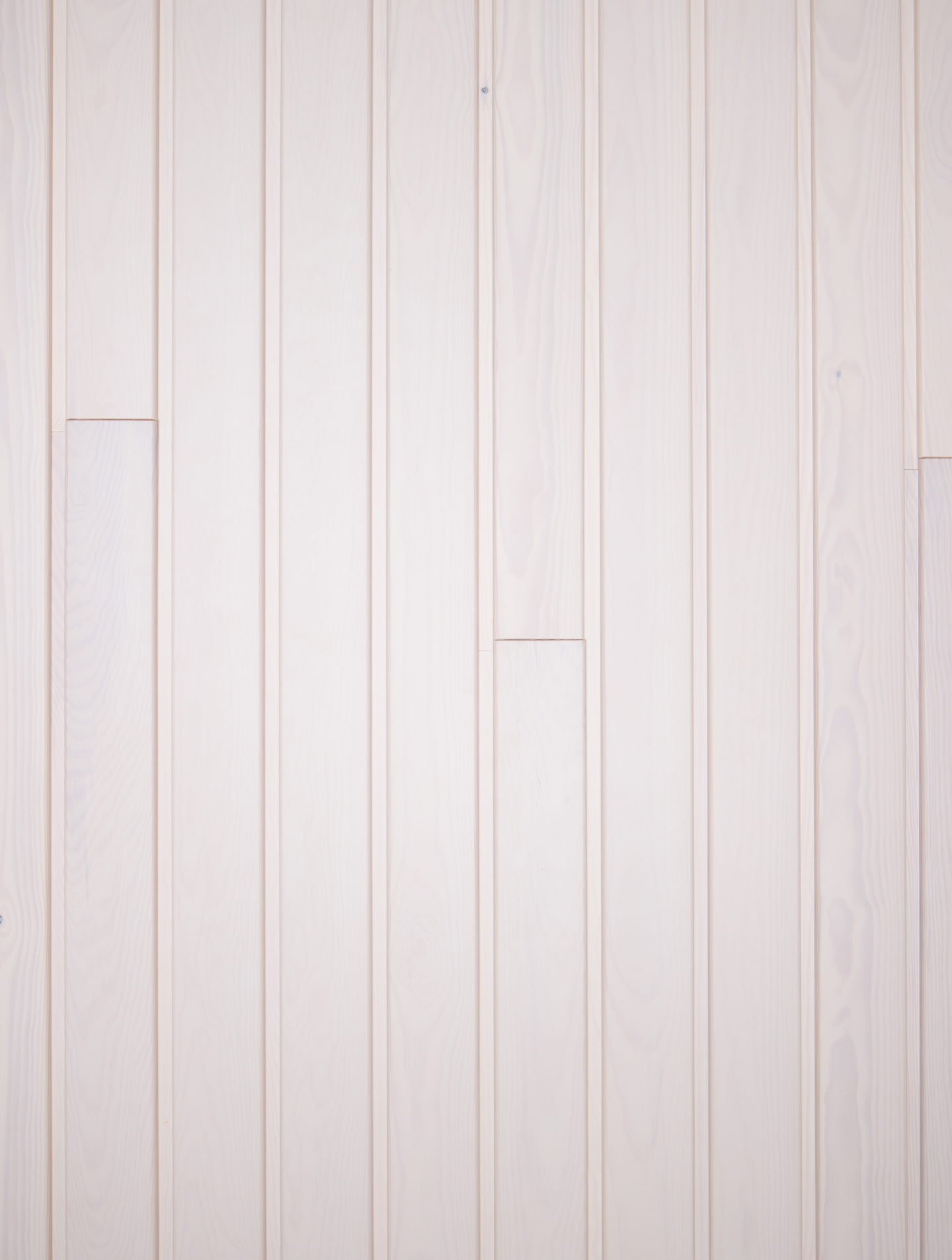 Sisustuspaneeli 15x95x3280 STP päätypontattu EM mänty valkolakattu 1,39m²